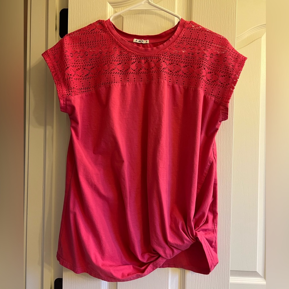 Ladies’ casual t-shirt, lace short-sleeved twisted top